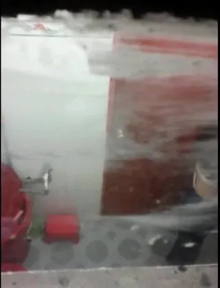 窗外窃看邻居大年夜同学美眉洗澡大年夜胸细腰让人有一种想抱着她后人的打动妹子貌似来月事了