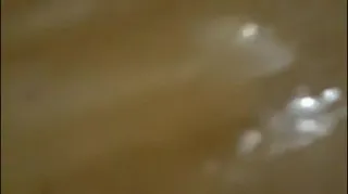 窗外偷拍刚放工的美Ru打工妹洗澡妹子貌似对红色内裤情有独钟换下来那条透明的比较性感