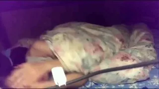 超清纯标致的大年夜学美男挨男伴侣偷偷带回屋中做爱,边扞边拍,男说 你为甚么那么紧啊,小声叫,楼下只有我妹一个 真标致连扞二次