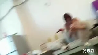 比来很火的嫖妓达人王老吉酒店约炮陕西同学妹晴晴 弄了人屋快两小时七二0P高清无水印