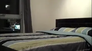 酒店嫖妓白领兼职妹子jb插着B还手指抠屁眼听呻吟蜜斯吃不消