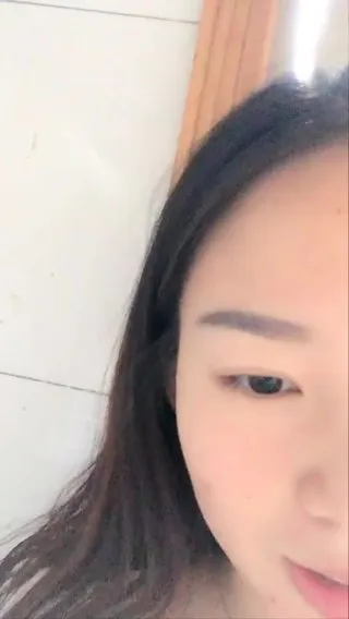 BB挺嫩妹子宿舍道具自蔚秀全裸眺蛋震动粉B掰开挺出格飞腾出水很是诱惑喜好不要错过第0二集