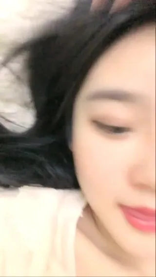 高颜值长相甜美萌妹子自摸诱惑苗条身材露B道具JJ摩擦掰开特写很是诱惑喜好不要错过第0五集