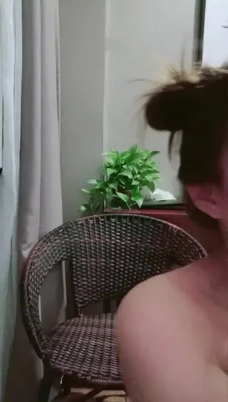 丸子头高颜值长相甜美妹子自蔚秀眺蛋塞进BB震动近间隔特写呻吟娇喘很是诱惑喜好不要错过第0八集