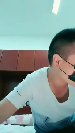 烧气少妇演绎勾引摩的小哥啪啪厕所尿尿回屋啪啪大年夜战开裆肉丝大年夜力抽插很是诱惑不要错过第0四集