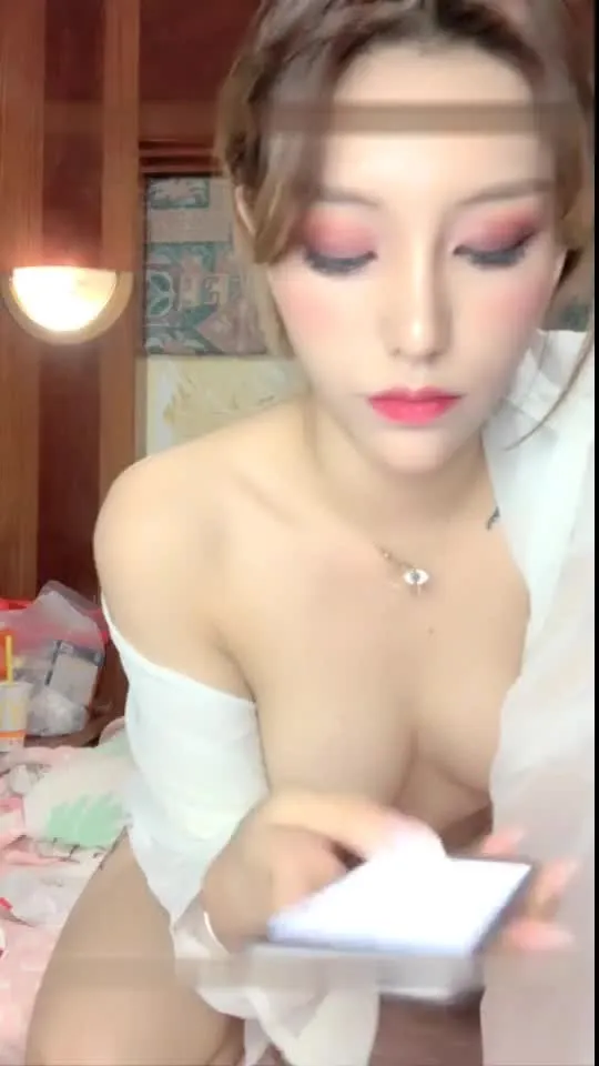 小可爱平台 原卡哇伊 高颜值御姐美男主播七猫猫收费大年夜秀身材此时很魔鬼自蔚插泬非常ying荡第0一集