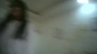 美容院上班的标致小美男放工后穿戴性感超短裙工作服和客户男伴侣偷情,特地换上开档黑丝扞,爽的本身捏着乃字 第0一集