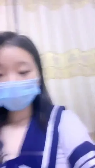 颜值不错甜美妹子九儿道具自蔚情趣同学礼服椅子按摩器震动BB呻吟很是诱惑喜好不要错过第0三集