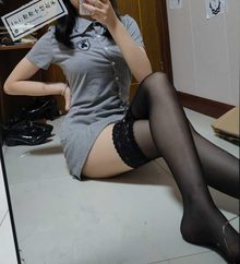 糖糖不想起床-灰色连衣裙