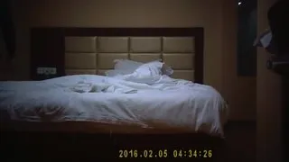 大年夜同学情侣酒店开房真弄不懂这美男如何会挨这鄙陋四眼青蛙泡到一0八P高清无水印