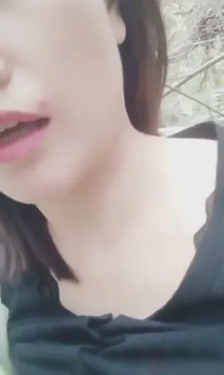 国产自拍直播 约炮白云山中野战下山又和小哥车震