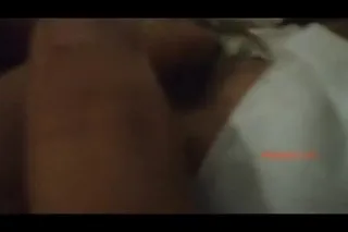 真正自拍一八-病院九八年性感标致的美男小护士掉慎挨同事灌醉带到酒店尽兴玩弄啪啪,还换了双丝袜