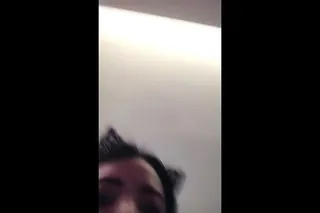 在东莞某会所做蜜斯的兼职女主播和模样很二B的小伙直播啪啪给刷跑车的狼友发福利