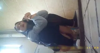 女厕露脸偷拍气质美男还真很多