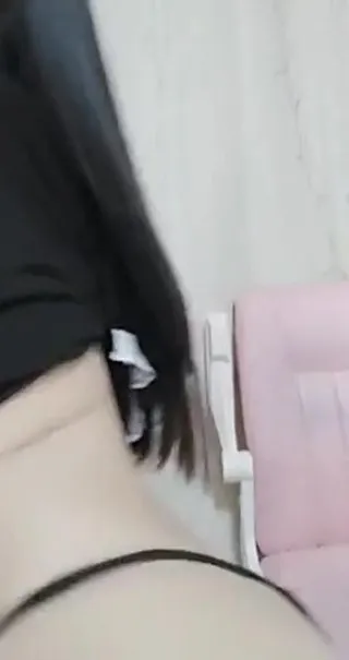 年轻美女心漫漫系列四春秋不大年夜却很烧乃字不大年夜很会撩豪情自蔚大年夜秀ying语把B弄的可疼了