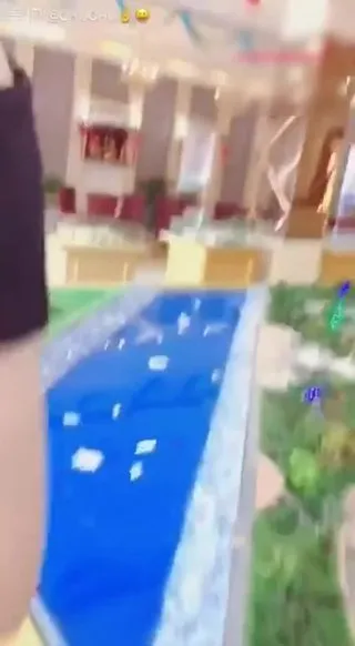 重磅福利 性感标致的售楼蜜斯带客户看屋子时因为代价太高不想买,又为了冲事迹承诺当场满足他一次 国语