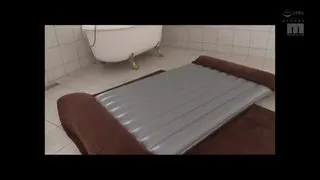 ドキドキ一日体験进店 ビンカン現役女子大年夜生の初ソープ 志田雪奈