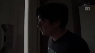 「ねぇ…私のいやらしい声 聞いてるんでしょ？」 性欲を持て余してオナニーしまくる隣人女性が壁越しに語りかけてきた  篠田ゆう