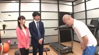 肩こりを軽減させるおっぱいストレッチで性感激怒マッサージ イヤと言えない無口な女子大年夜生を狙うパーソナルトレーナー 水卜さくら