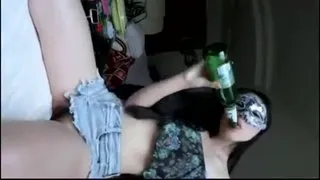 自蔚 烧到让人受不了的美丝欧欧勾引狼友0四啤酒瓶电动