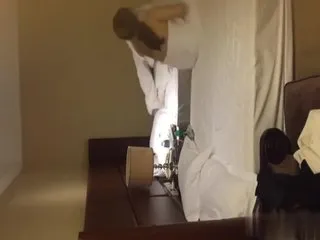 重金三P京城某艺术学院美男同学妹床上烧的要死扞的嗷嗷直