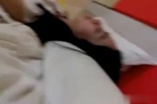 鄙陋男假充摄影师约拍刚毕业不久艺校气质美男拍平面写真请