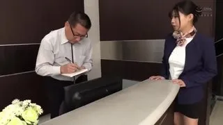 ピチピチの太腿が中年おやじのザーメン搾り取る年の差歳の腿こき