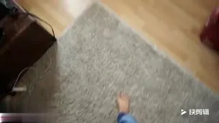 網紅Luna在客廳挨前後玩最後還把內褲塞嘴裡高清版