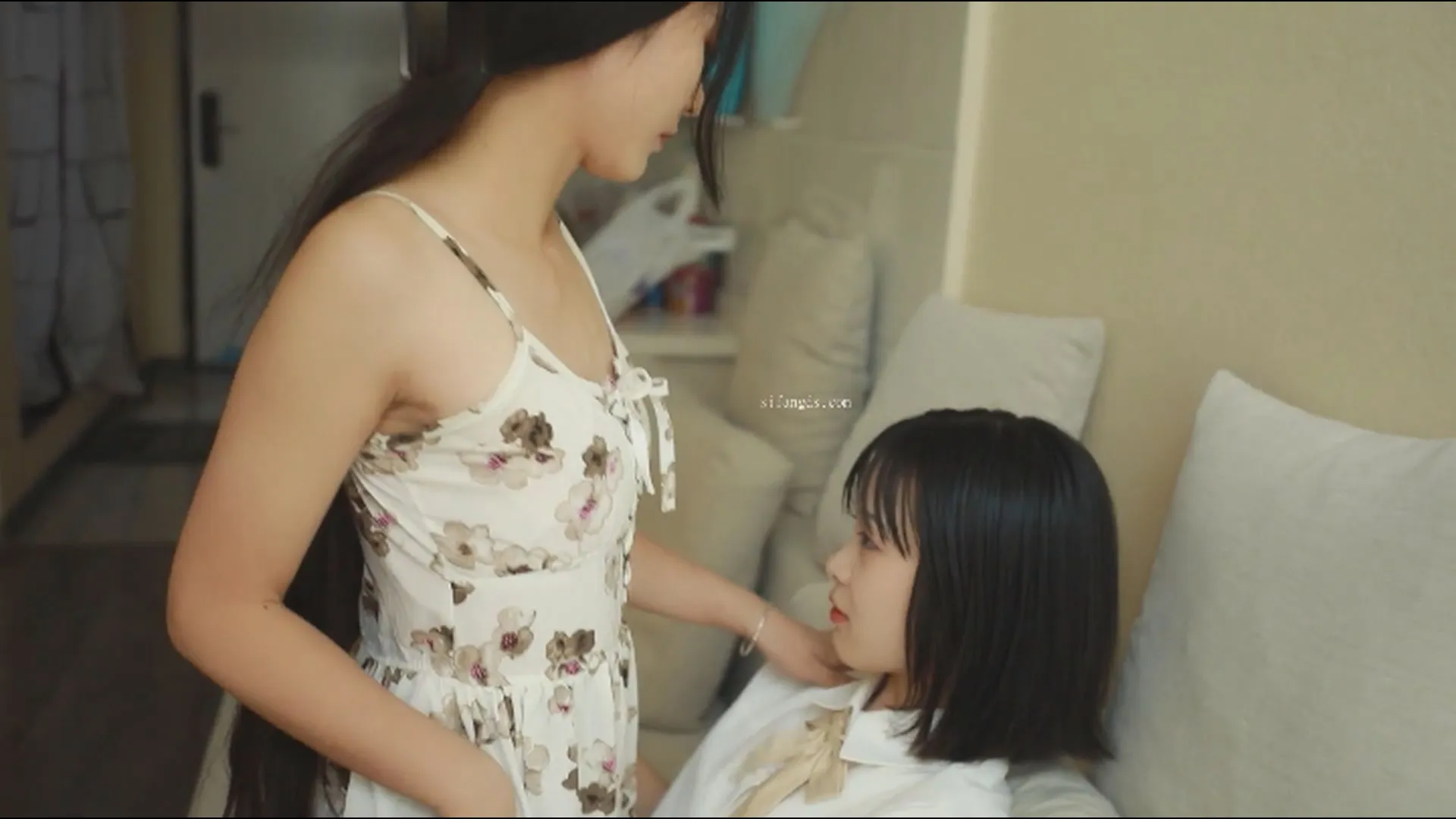 梦丝百合ஐ最新内部颜值嫩妹双女激情舌吻剧情丝足PLAY12
