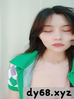 大年夜奶烧货来了 露脸神采娇媚风烧 揉烧乃字大年夜黑牛自蔚烧泬呻吟 掰开BB给狼友看特写 丰Ru肥臀不要错过第01集